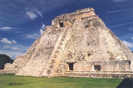 Uxmal05.jpg